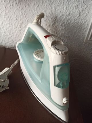 PLANCHA DE LA ROPA. SOKANY