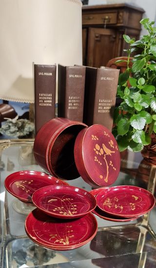 Juego de posavasos con caja en laca china