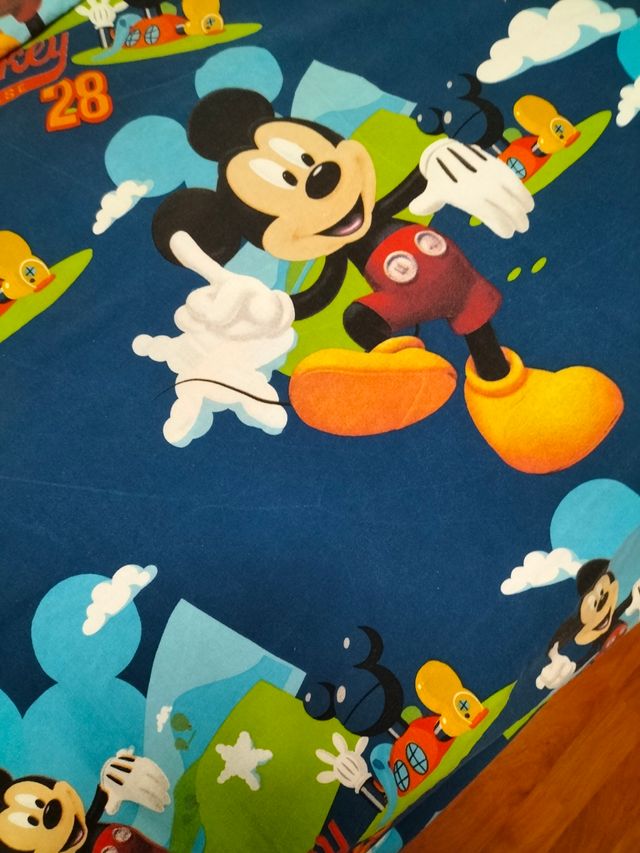 Funda nórdica de Mickey Mouse . Reversible.