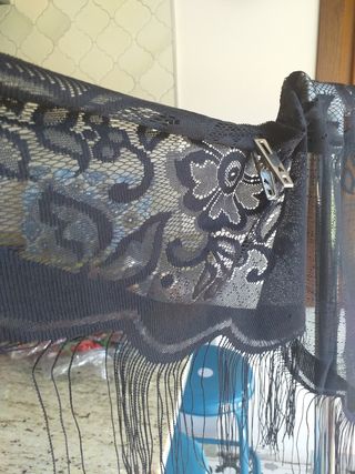 mantoncillo simil encaje negro