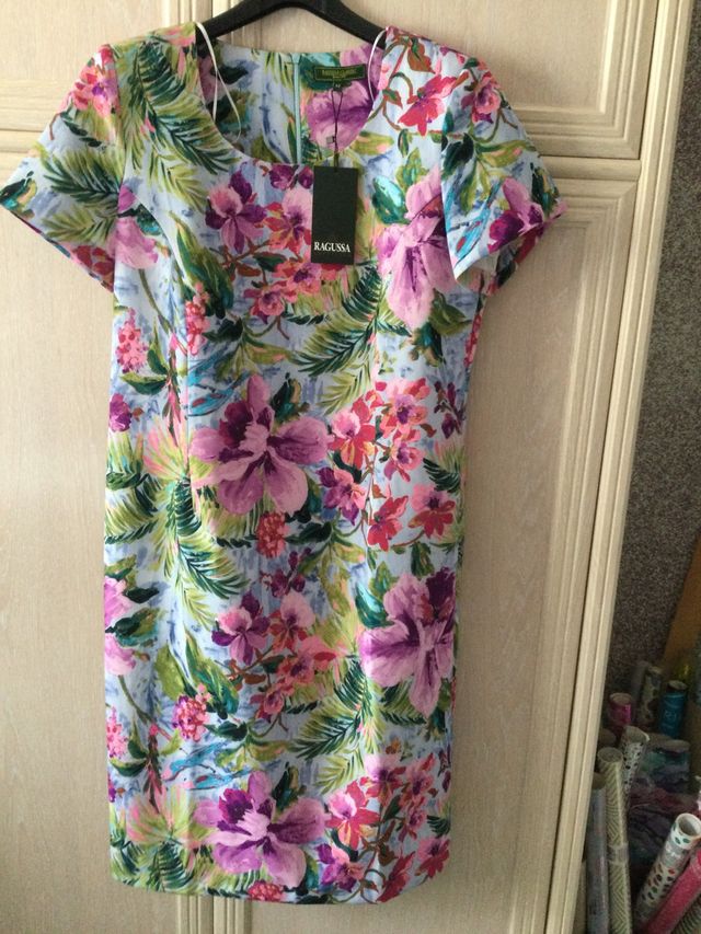 PRECIOSO VESTIDO NUEVO.