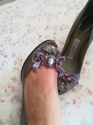 Zapatos peep toe tacón pedrería