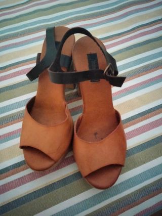 sandalias piel