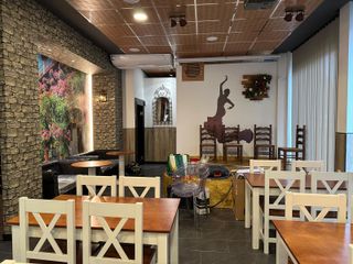 sillas mesas bar cafeteria hosteleria