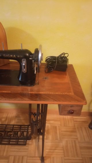 Maquina de coser antigua sigma
