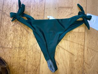 Braguita brasileña bikini marca Lefties