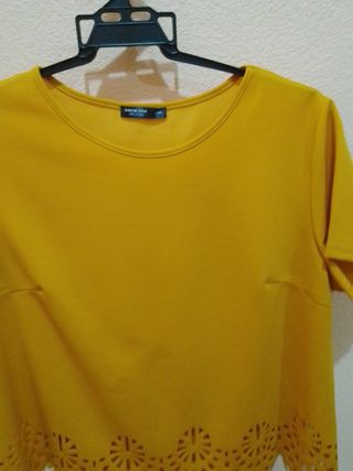 Blusa de mujer de vestir mostaza