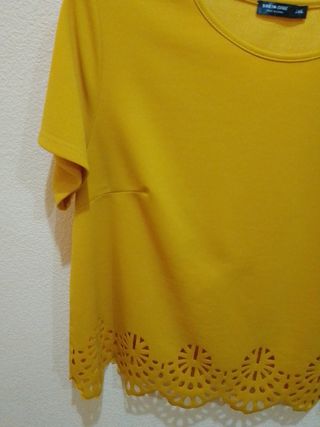 Blusa de mujer de vestir mostaza