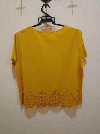 Blusa de mujer de vestir mostaza