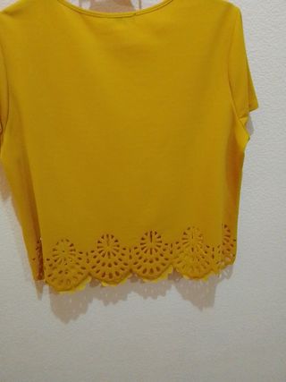 Blusa de mujer de vestir mostaza