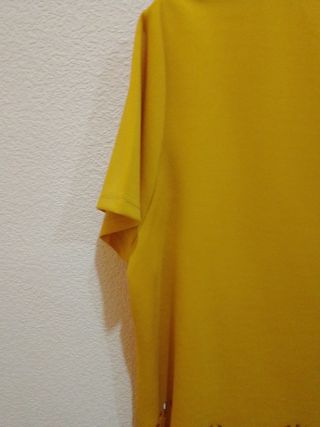 Blusa de mujer de vestir mostaza