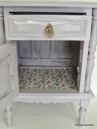 Mesita noche lavanda