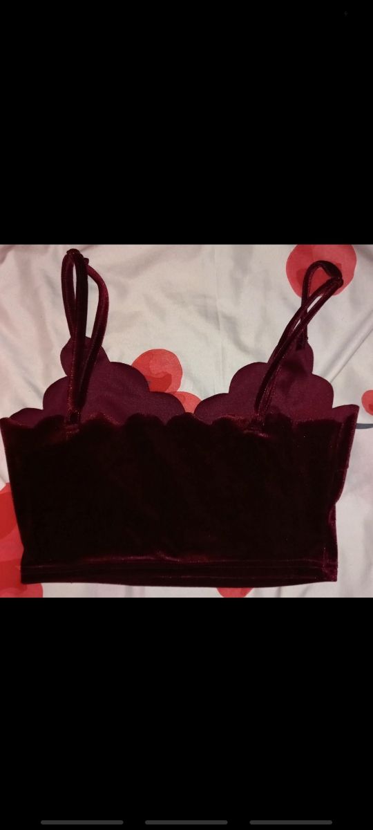 Top granate de terciopelo