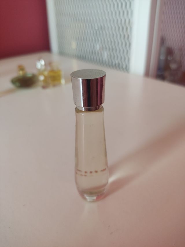 miniatura de perfume de Rochas / Lumiere