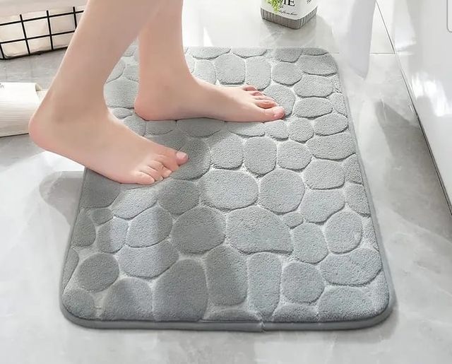 ALFOMBRA PARA BAÑO O HABITACION. 