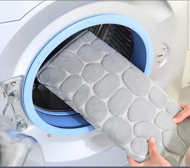 ALFOMBRA PARA BAÑO O HABITACION. 