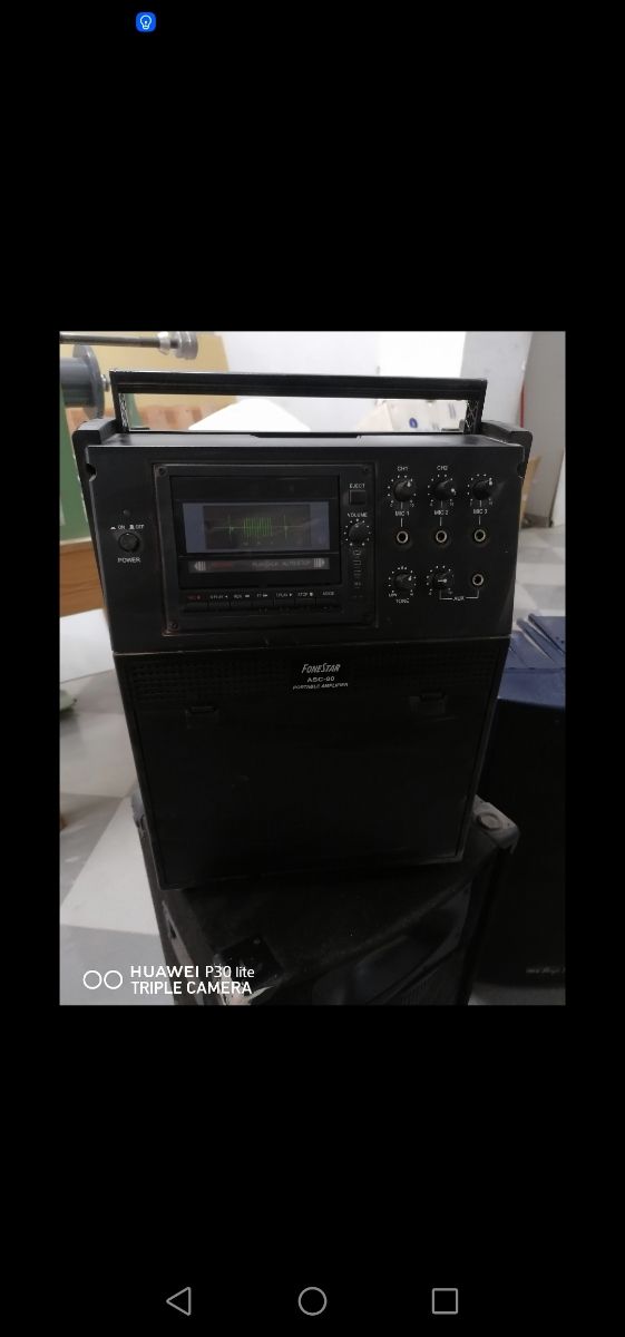 Amplificador con Radio Retro