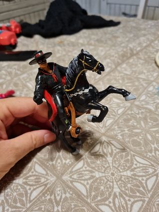 Figura el Zorro + caballo pvc
