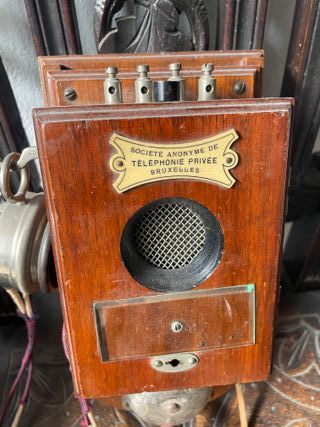 telefono pared antiguo madera
