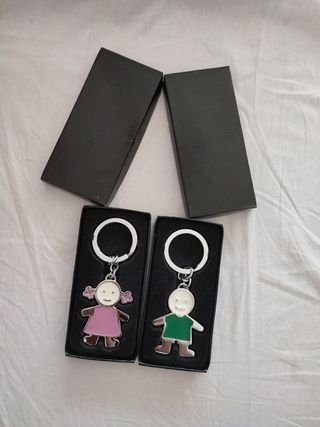 Llaveros niños gemelos