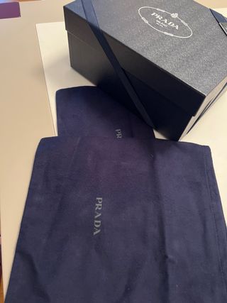 Caja Zapatos Prada con fundas