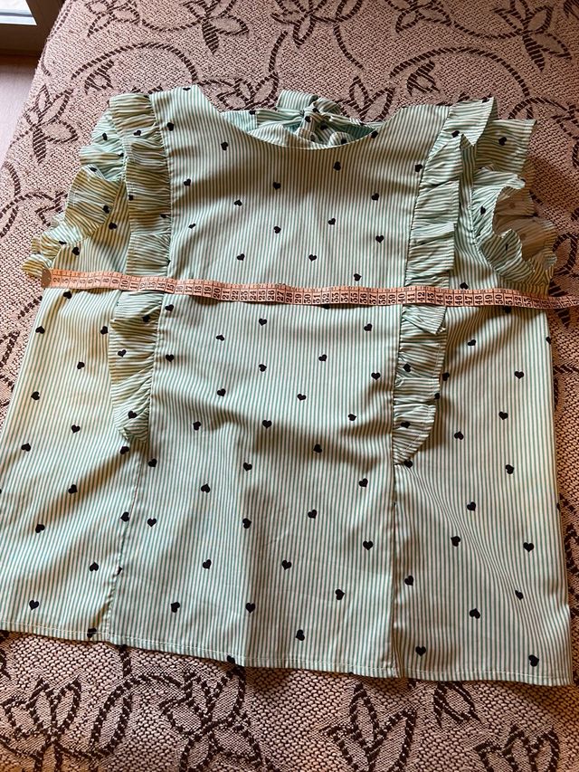 Blusa o camisa, sin mangas con volantes