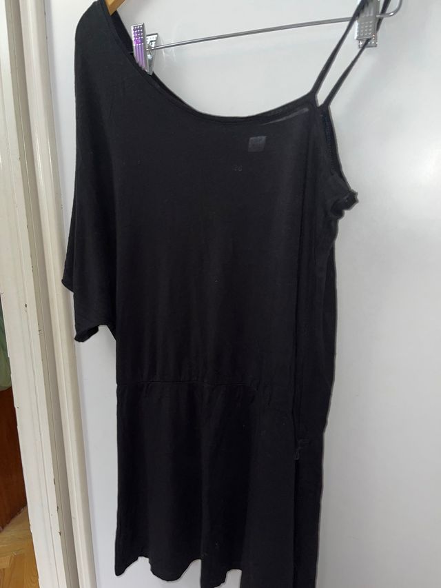 Vestido negro una manga