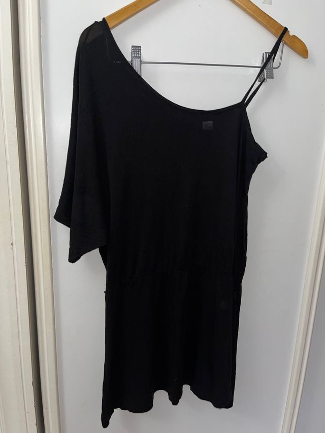 Vestido negro una manga