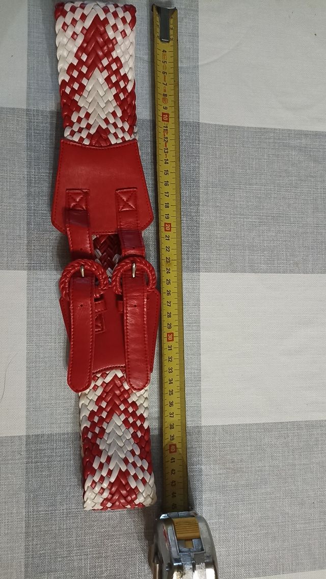 cinturón rojo y blanco