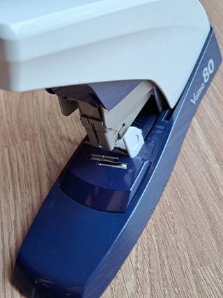 Grapadora MAX VAIMO 80 VFL