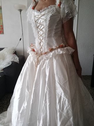 Vestido de novia completo con complementos 