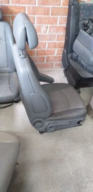 Asientos delanteros mercedes viano