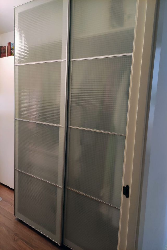 Armario PAX puertas correderas translúcidas IKEA de segunda mano por