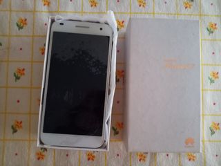 Telefono cellulare Huawei Ascend G7. Quasi nuovo. Con accessori