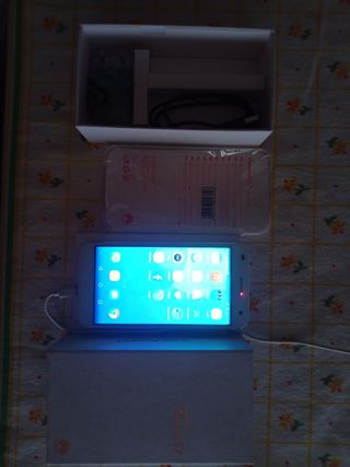 Telefono cellulare Huawei Ascend G7. Quasi nuovo. Con accessori