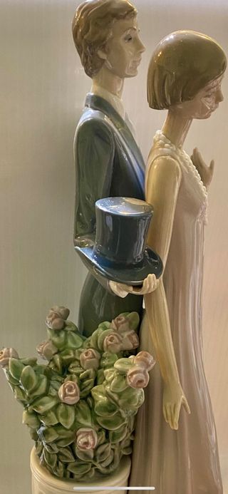 Cerámica LLADRÓ "pareja de diplomaticos" N.1430