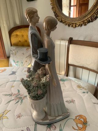 Cerámica LLADRÓ "pareja de diplomaticos" N.1430