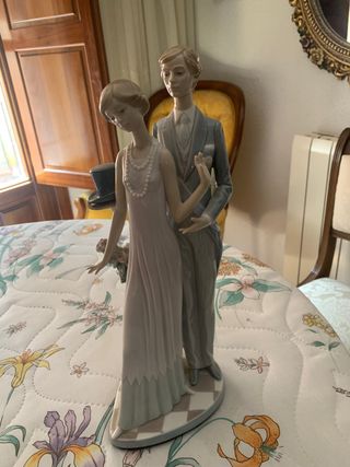 Cerámica LLADRÓ "pareja de diplomaticos" N.1430