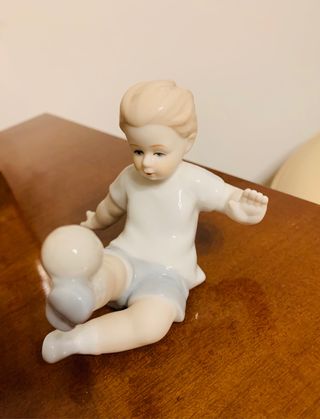 Statuetta via Veneto