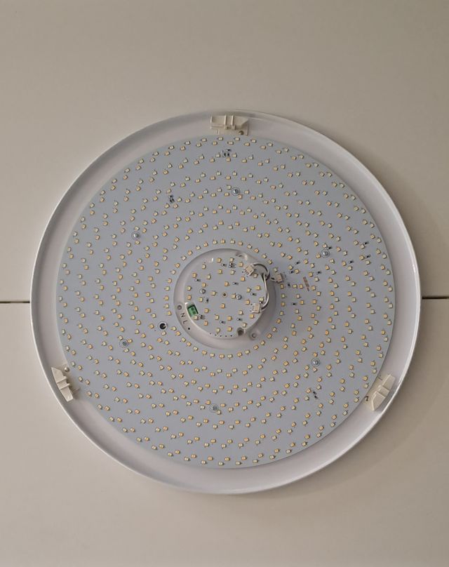 Lámpara LED elegante dormitorio 57 cm