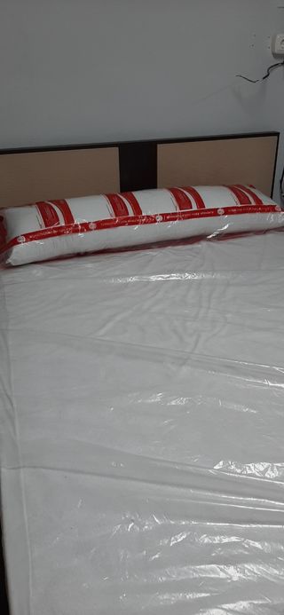 cama 1,35,colchón,almohada nueva,protector colchón