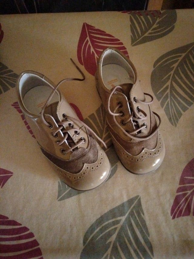 Zapatos numero 25
