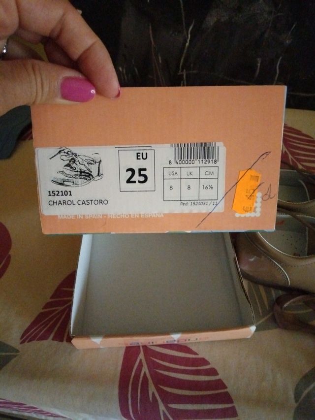 Zapatos numero 25
