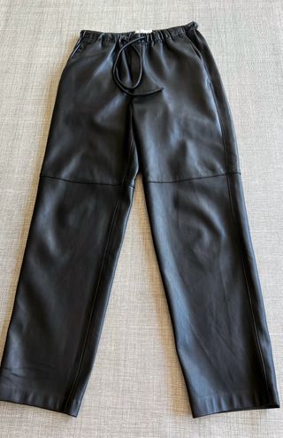 Pantalón efecto piel
