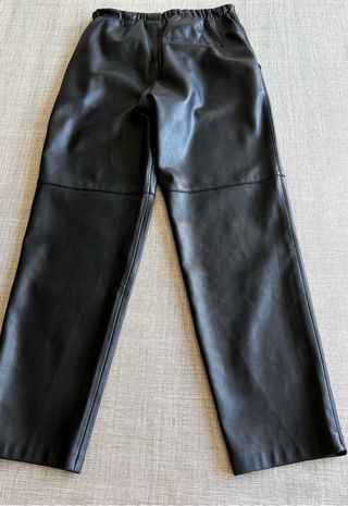 Pantalón efecto piel