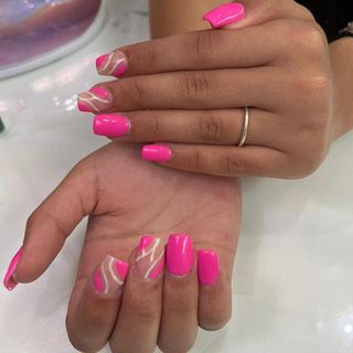 Uñas acrílicas,manicuras ,pedicuras..