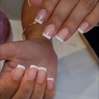 Uñas acrílicas,manicuras ,pedicuras..