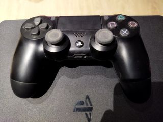 PS4 Slim 1 TB Completa en caja, firmware 8.0