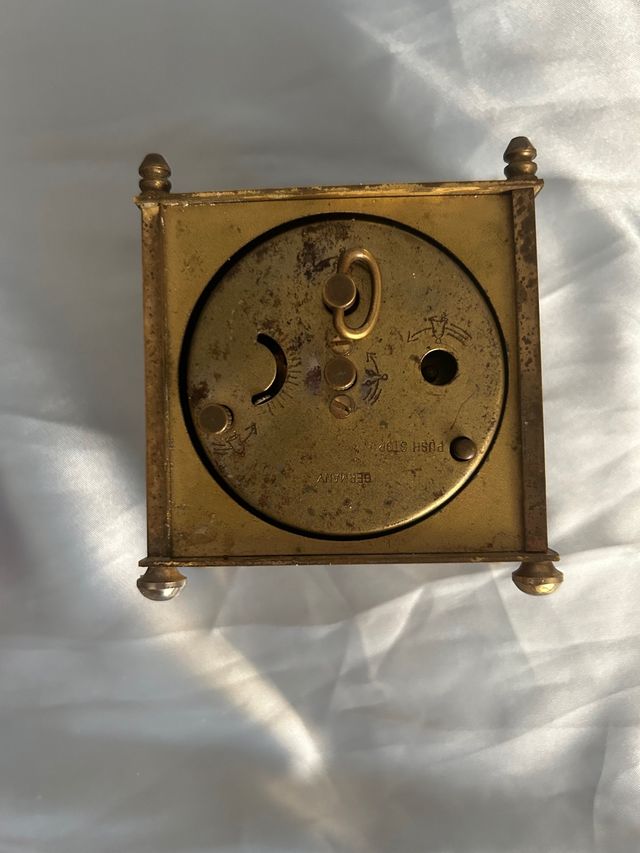 Reloj de cuerda antiguo