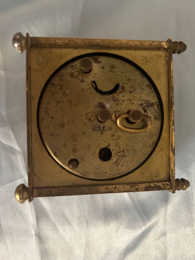 Reloj de cuerda antiguo
